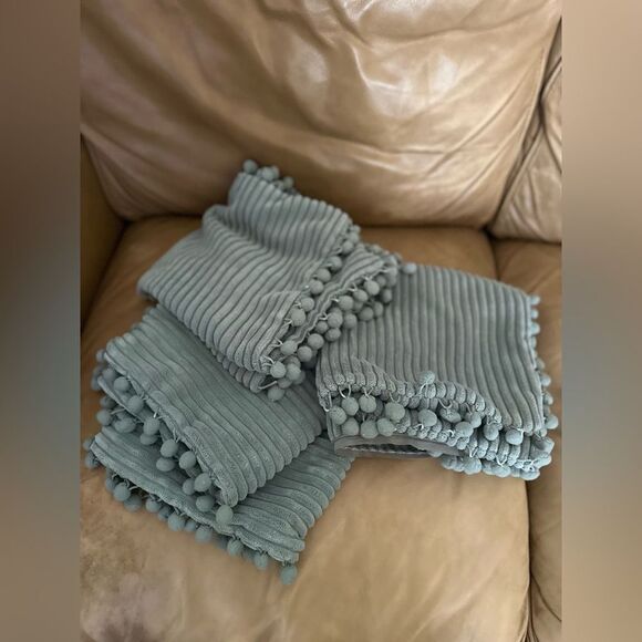 Textured sea green Pom Pom  Throw Pillow cases (set of 3g - Picture 2 of 8